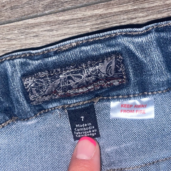 Silver jeans ( Boys size 7) - Picture 3 of 3